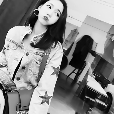 美女头像唯美黑白女2025