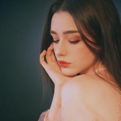 2025女生微信欧美头像图片