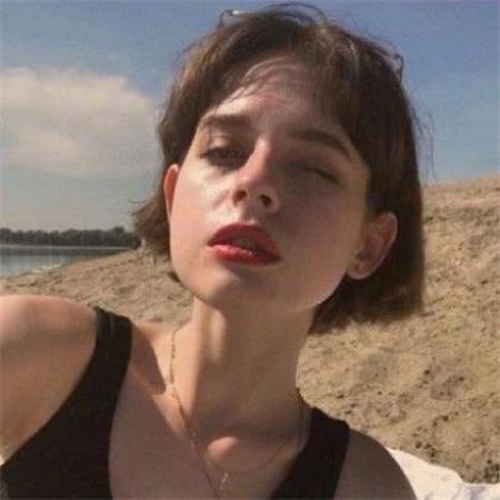 2025高清欧美女头像冷酷图片