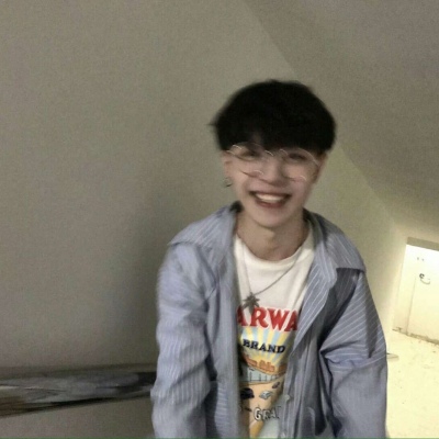 2025最火兄弟头像真人