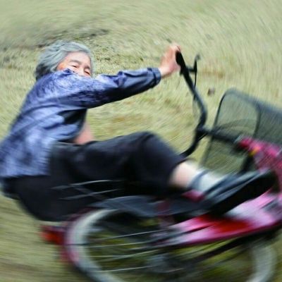 搞笑沙雕网红老奶奶头像图片