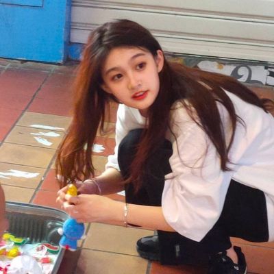 头像女生简单气质ins风干净图片