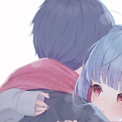 温柔女生拥抱男生动漫情侣头像图片