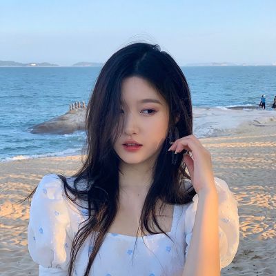 头像女生简单气质ins风干净图片