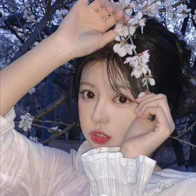 微信女生头像真人ins风格图片