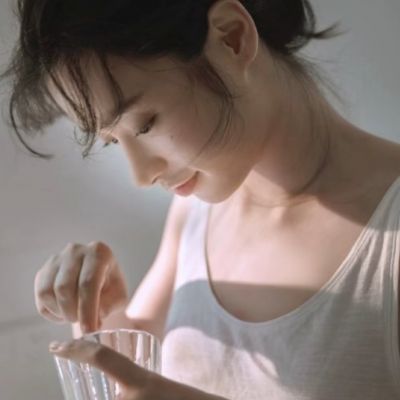 小众温柔女头真人气质高清图片