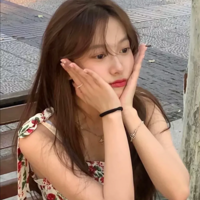 真人ins小众女头图片