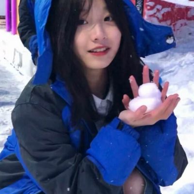 冬季雪景女头