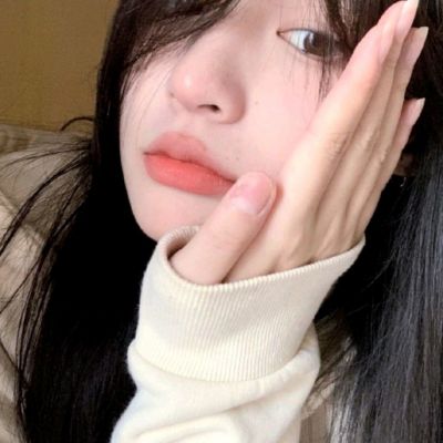 小众头像简约干净女生真人高级图片