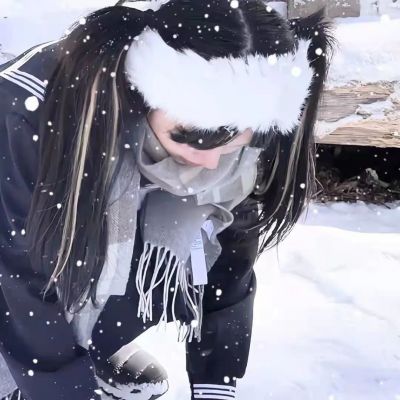 雪地美女头像图片