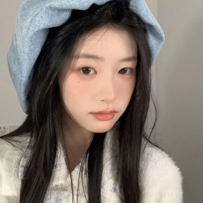 小众头像简约干净女生真人高级图片