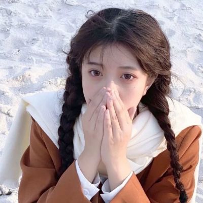 冬季雪景女头