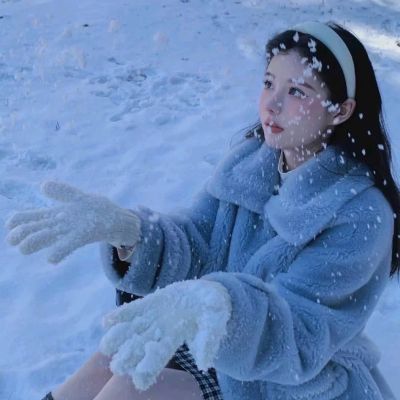 雪地美女头像图片