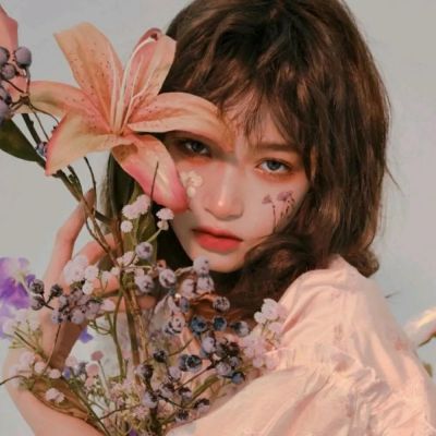 真人ins小众女头图片