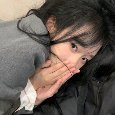 小众头像简约干净女生真人高级图片