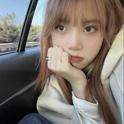 超好看小众女生头像