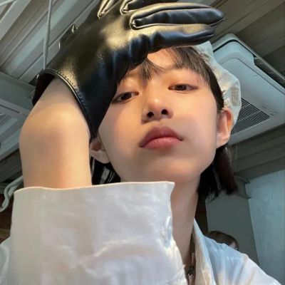男生头像高级小众独特真人图片