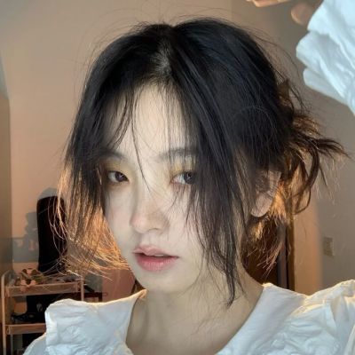 超好看的小众女生头像真人图片