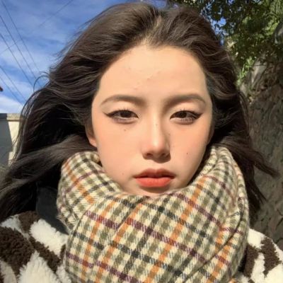 真人好看头像女生风格小众图片
