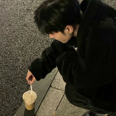 2025流行男生头像最新款真人图片
