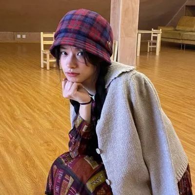 小众不易撞女生头像无水印高清图片