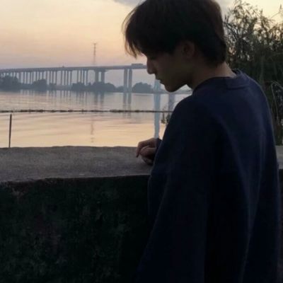 2025流行男生头像最新款真人图片