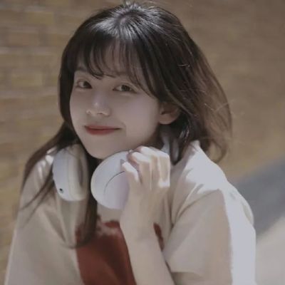 小众不易撞女生头像无水印高清图片