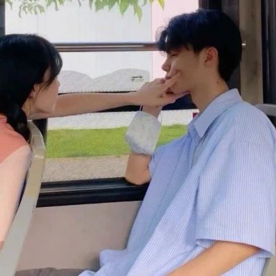真人情侣头像图片ins风一左一右图片