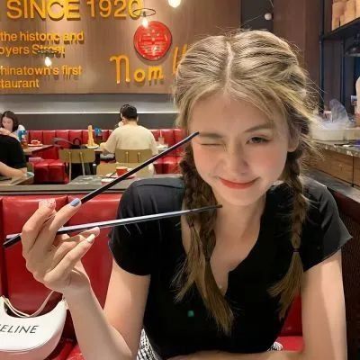 小众不易撞女生头像无水印高清图片