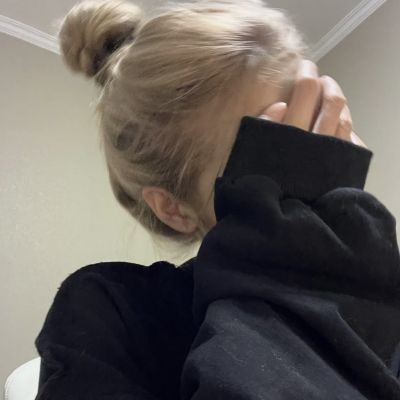 超好看小众女生头像