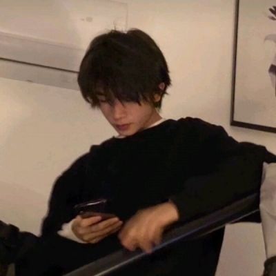 男生头像小众温柔冷酷帅气高清图片