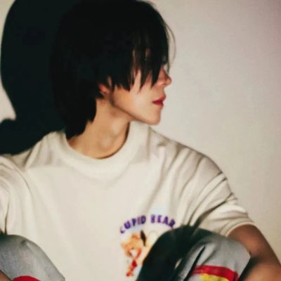 2025流行男生微信头像图片
