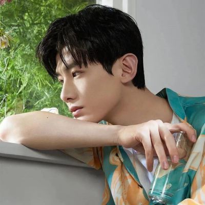 男生头像高级小众独特真人图片
