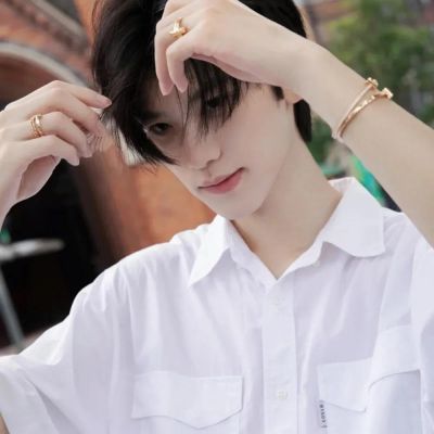 男生头像高级小众独特真人图片