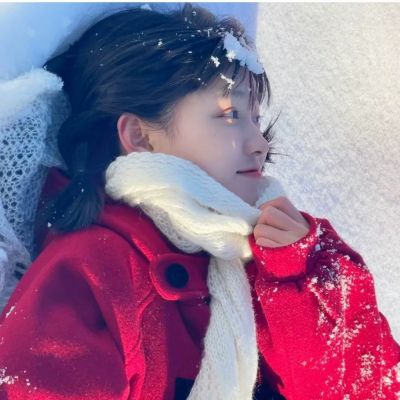 下雪高级女头像