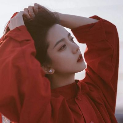好运女生头像红色系真人高清图片