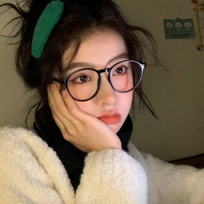女生头像淡雅文静气质意境图片
