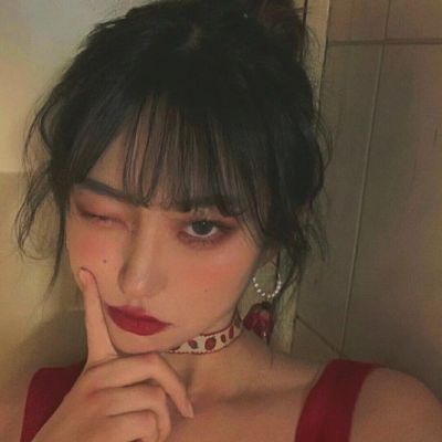 丧系冷酷女生头像真人高清图片