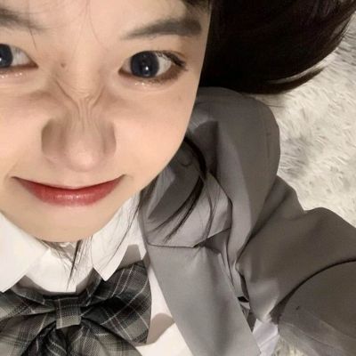 ins女头真人温柔气质图片