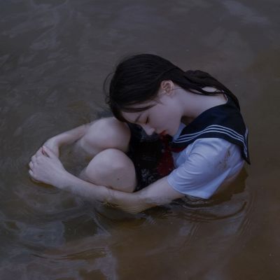 高级感有意境的头像女生小众图片