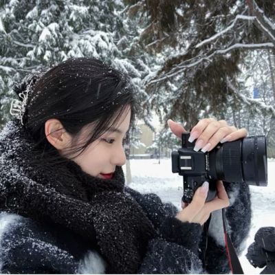 下雪高级女头像