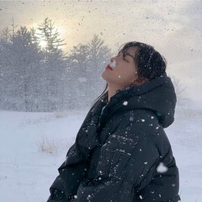 下雪高级女头像