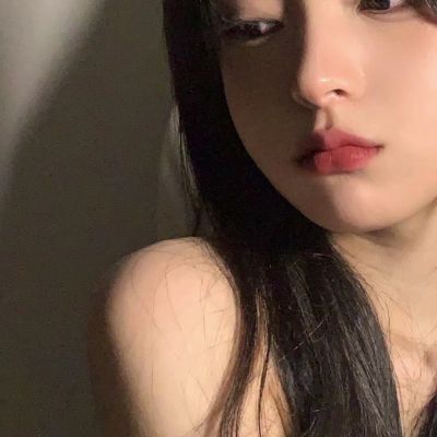 女头真人ins高级质感纯欲图片