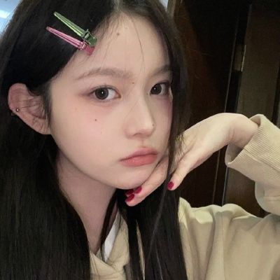 高质量头像女生干净ins风格图片