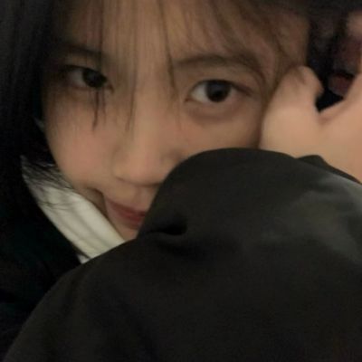 女生手机头像简单气质真人图片