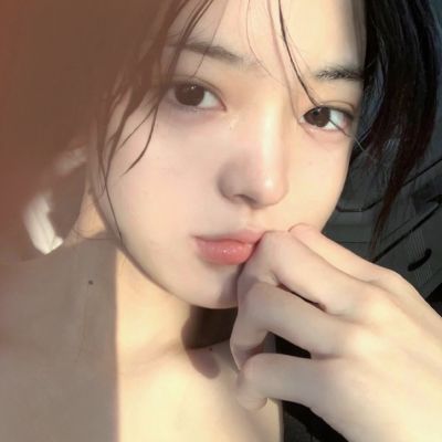 女头真人ins高级质感纯欲图片