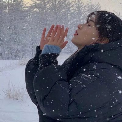 下雪氛围感拉满的专属头像