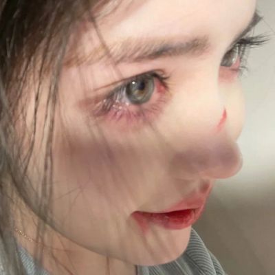 藏满破碎心事的暗黑系女生头像图片
