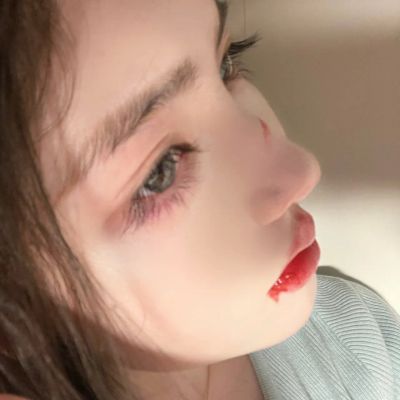 藏满破碎心事的暗黑系女生头像图片