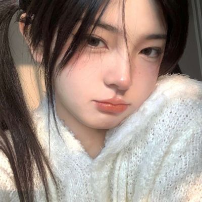 女头真人ins高级质感纯欲图片